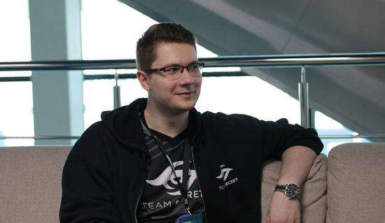 全场掌声持 全场掌声持